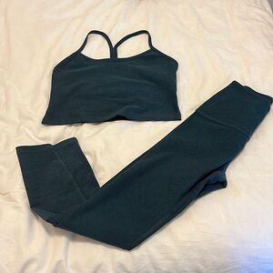 New without tags Beyond Yoga matching set.